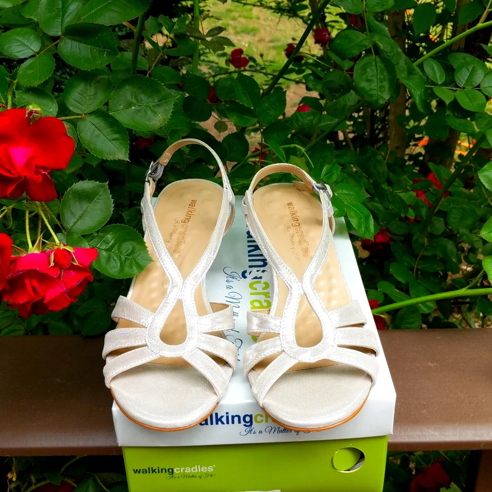 Walking Cradles Leandra Gold Spark